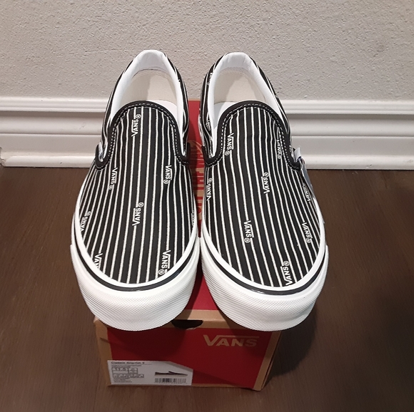 Vans - Picture 3 of 4